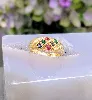 bague bandeau sertie de 2 rubis, 2 émeraudes et 2 saphirs or 750 millième (18 ct) 4,30g