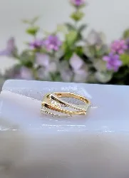 bague stylisée en 2 ors sertie de 3 petits diamants or 750 millième (18 ct) 3,51g