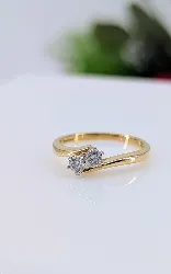 bague toi & moi centrée de deux diamants d'environ 0,20ct au total or 750 millième (18 ct) 3,34g