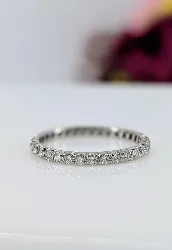 bague tour américain ornée de 33 petits diamants d'environ 0,66ct au total or 750 millième (18 ct) 1,90g