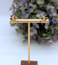 boucles d'oreilles "feuilles" chacune sertie de 4 saphirs et 3 diamants or 750 millième (18 ct) 2,50g