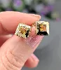 boucles d'oreilles puce carrée chacune sertie d'une citrine or 750 millième (18 ct) 3,26g