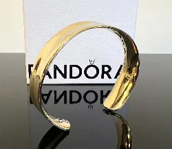 bracelet jonc ouvert pandora de forme organique plaqué or 14k