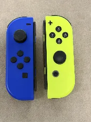 paire de joycon nintendo switch vert + bleu
