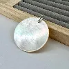 pendentif orné d'une disque ronde en nacre  argent 925 millième (22 ct) 8,11g