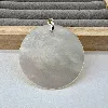 pendentif orné d'une disque ronde en nacre  argent 925 millième (22 ct) 8,11g