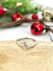 bague solitaire centrée d'un oxyde argent 925 millième (22 ct) 1,95g