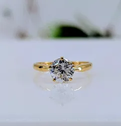 bague solitaire en or centrée d'un oxyde or 750 millième (18 ct) 1,86g