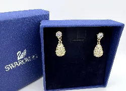 boucles d'oreilles swarovski modèle héloïse en forme de goutte ornée d'un pavé de cristaux