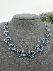 collier agatha en métal argenté avec oxydes bleus style floral