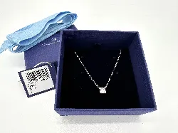 collier swarovski attract solitaire carré en métal rhodié blanc