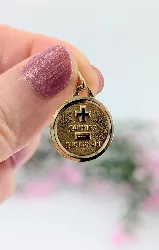 pendentif médaille d'amour plus qu'hier moins que demain or 750 millième (18 ct) 2,45g