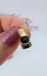 pendentif modernisé en or centré d'un saphir ovale or 750 millième (18 ct) 1,30g