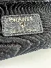 pochette chanel en cuir suédé noire avec logo cc