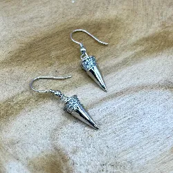 131563 boucles d'oreilles pendantes en forme de conoïde orné d'oxydes  argent 925 millième (22 ct) 4,48g