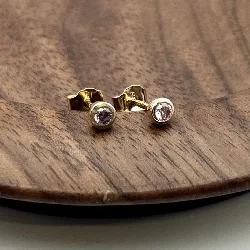 23080480 boucles d'oreilles puces avec oxyde violet d3mm