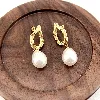 3121309 boucles d’oreilles pendantes avec perles synthétiques en acier doré t1,5 x 4,5 cm
