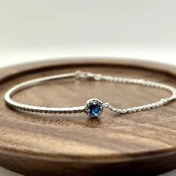 87394118 bracelet en argent demi jonc chaînette oxydes bleu et blancs l18 cm argent 925 millième (22 ct) 3,9g