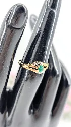 bague 2 ors centrée d'une émeraude or 750 millième (18 ct) 1,12g