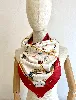 carré 90 / foulard hermès flies en soie dans les tons dominants rouge et beige 88 x 88 cm
