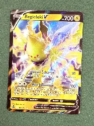 carte pokémon v regieleki v 057/195