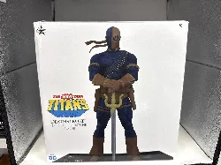 dc heroes teen titans 1/9 scale polystone statue - deathstroke