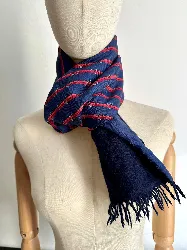 echarpe hermès en soie, cachemire et laine motif ancre bleu et rouge