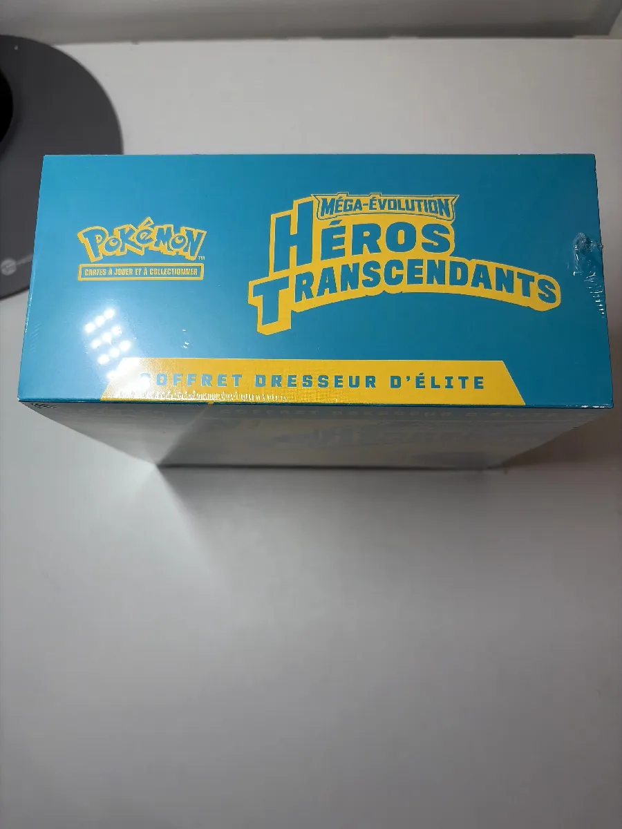 Pokémon Coffret Dresseur D'élite Méga-Évolution – Héros Transcendants - 1 Promo, 9 Boosters, Accessoires Premium