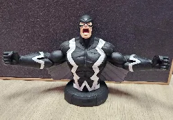 figurine black bolt marvel résine