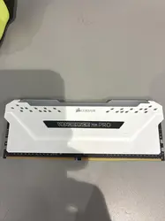 paire de memoire ram 2 x corsair cmw16gx4m2c3200c16w