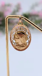 pendentif vierge marie motifs ajourés or 750 millième (18 ct) 5,68g