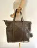 sac vanessa bruno zippy en cuir taupe avec bandoulière