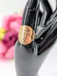 bague ornée d'une imitation de piece 20 francs marianne et coq 1910 or 750 millième (18 ct) 8,29g