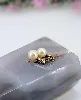 boucles d'oreilles clips en or chacune ornée d'une perle de culture blanche or 750 millième (18 ct) 4,65g