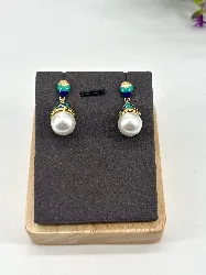 boucles d'oreilles pendantes en métal doré et émail bleu avec perle synthétique