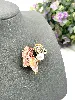 broche en émail poisson rose