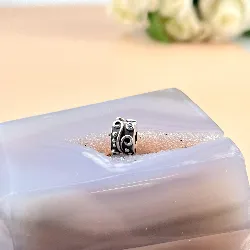 charm pandora en argent clip tendril et strass bleus argent 925 millième (22 ct) 2,50 g