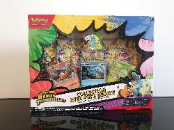 coffret pokémon - collection avec pin’s deluxe premiers partenaires méga-évolution – héros transcendants (3 cartes promo brillante