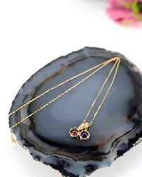 collier maille forçate orné de 2 pendentifs ronds ornés des pierres de couleur en cabochon or 750 millième (18 ct) 2,96g