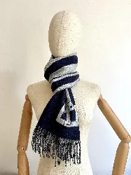 echarpe hermès grise et bleu marine en cachemire