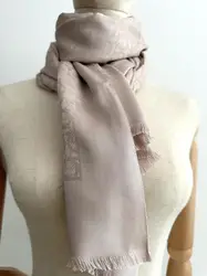 foulard/étole salvatore ferragamo en soie et laine rose poudré à motif gancini en jacquard