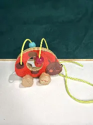 jouet coccinelle en bois à tirer janod