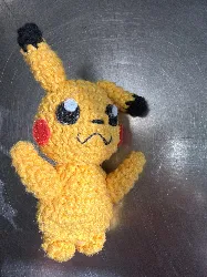 mini peluche pikachu style crochet