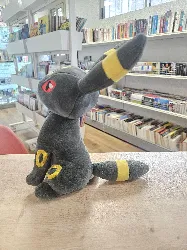 peluche pokémon noctali - nintendo - boti