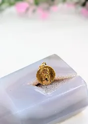 pendentif métaillon vierge or 750 millième (18 ct) 2,31g