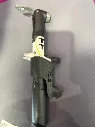 pompe à main 100 noire