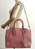 sac à main michael kors ciara en cuir saffiano rose avec bandoulière amovible et réglable