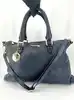 sac à main versace collection en cuir grainé souple bleu marine avec bandoulière réglable et amovible