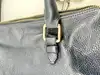 sac à main versace collection en cuir grainé souple bleu marine avec bandoulière réglable et amovible