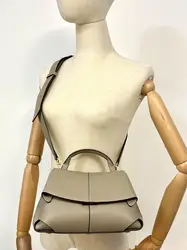 sac polène mokki mini en cuir taupe à bandoulière réglable entre 89-116 cm